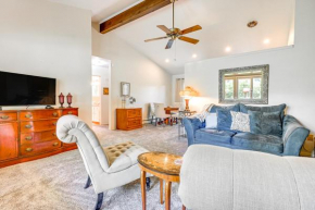 3 Mi to Michigan State Apt with Patio in Lansing!